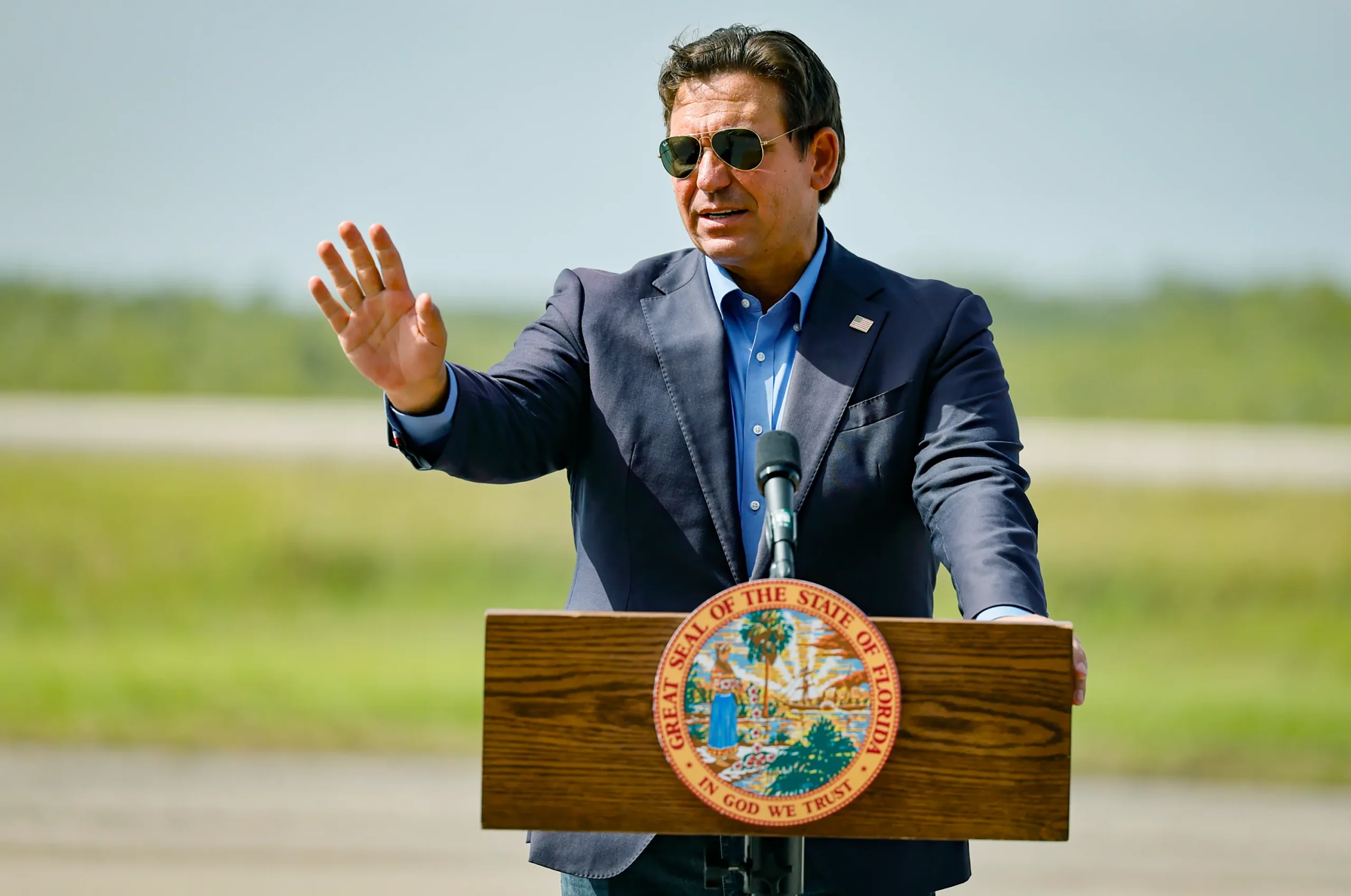 Florida clausura centro de detención migratoria en los Everglades y busca convertir la zona en reserva ambiental