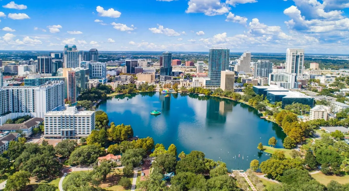 Florida impulsa una reforma fiscal que promete alivio para dueños de vivienda pero genera interrogantes sobre su impacto