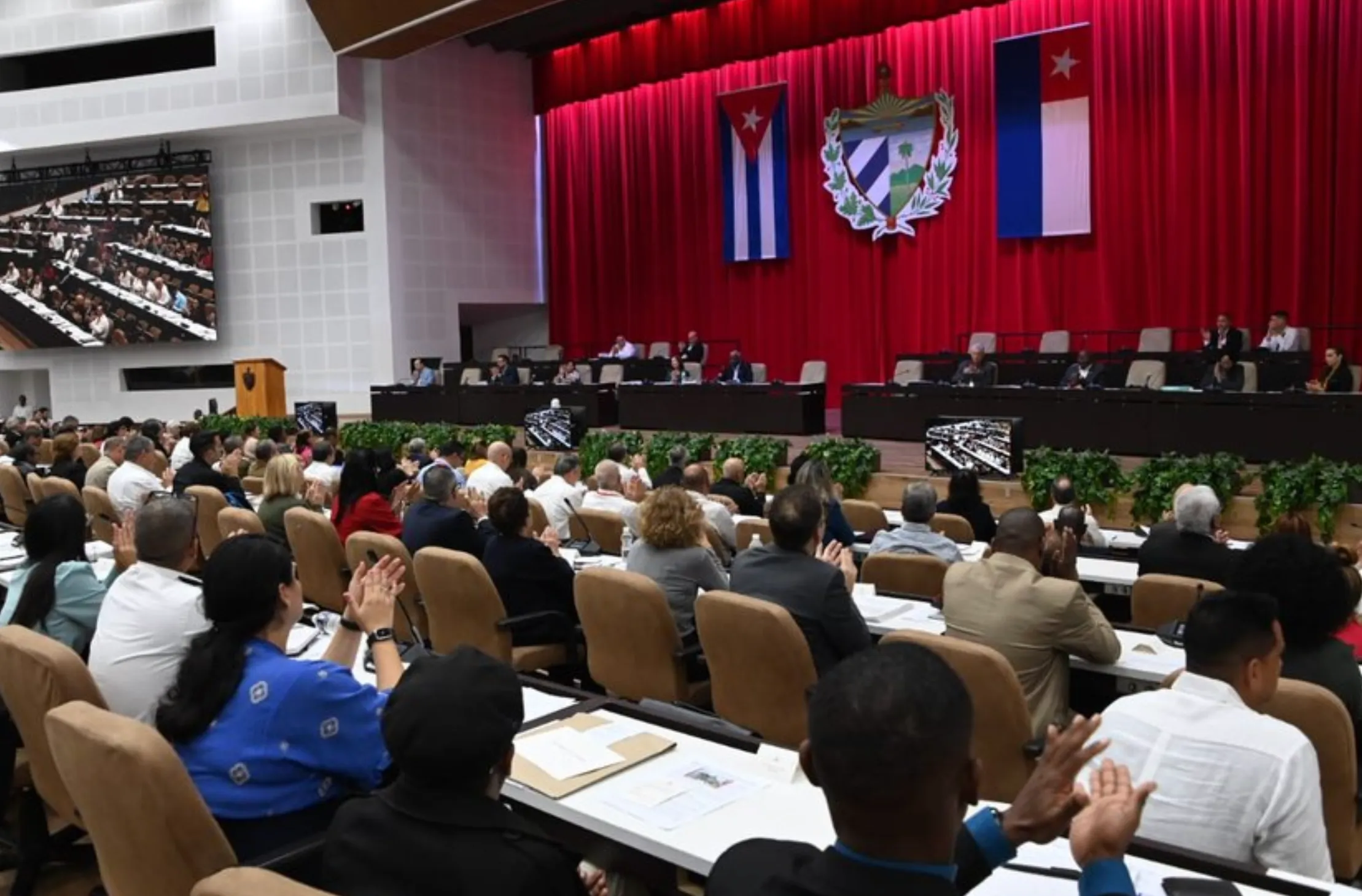 Urgente sesión extraordinaria en Cuba para discutir tardías reformas económicas anunciadas por Canel