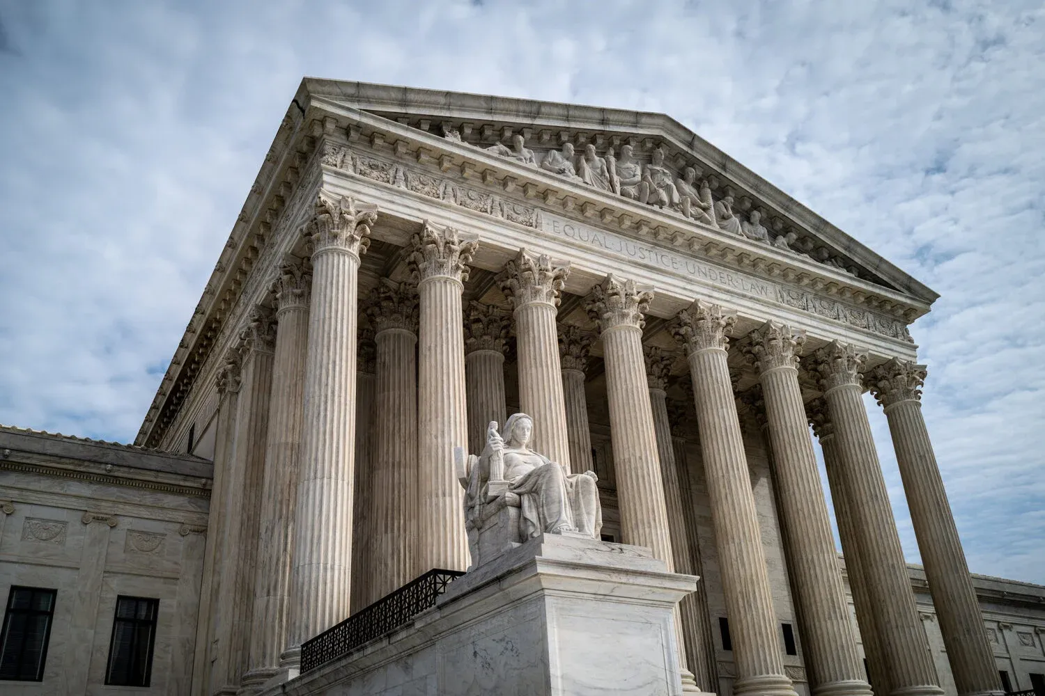 La Corte Suprema ratifica ciudadanía automática para nacidos en EE. UU. y frena intento de Trump de limitarla